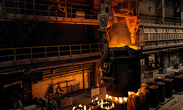 Sandvik Materials Technology: Bloom casting at the steel mill in Sandviken, Sweden. (photo)