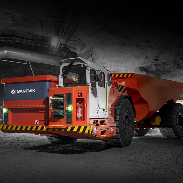 Electric loader in mine (foto)